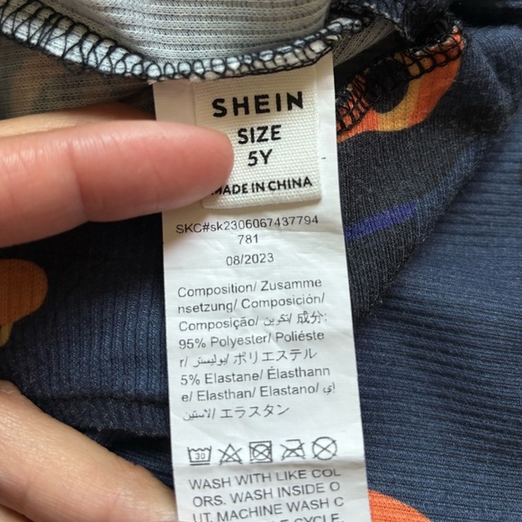 SHEIN Girls Halloween Bundle Flare Spaghetti Strap Jumpsuit Graphic Tee Sz 5 - Picture 6 of 6